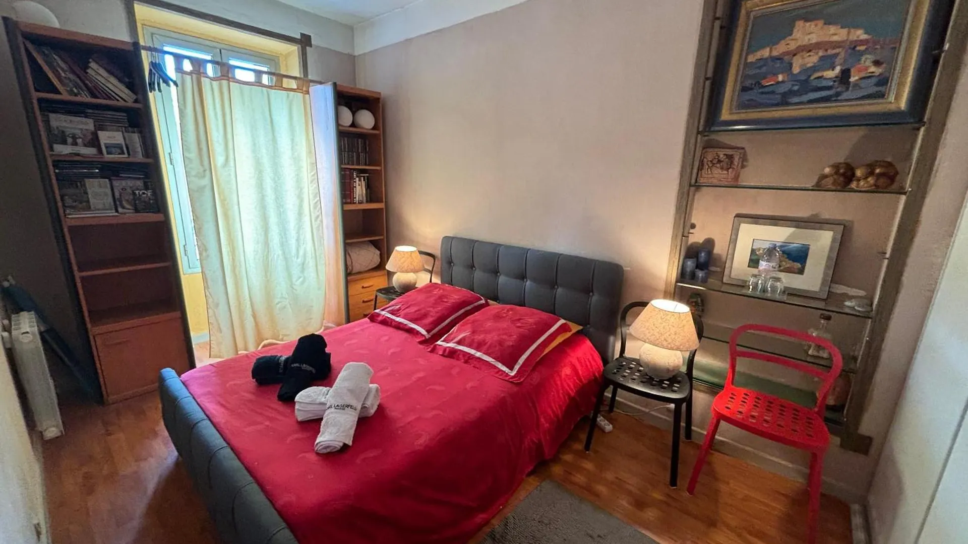 Room Near Nice Port In A Shared Apartment